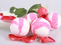 Бурлящие шарики «Роза в молоке» с пеной 130 г